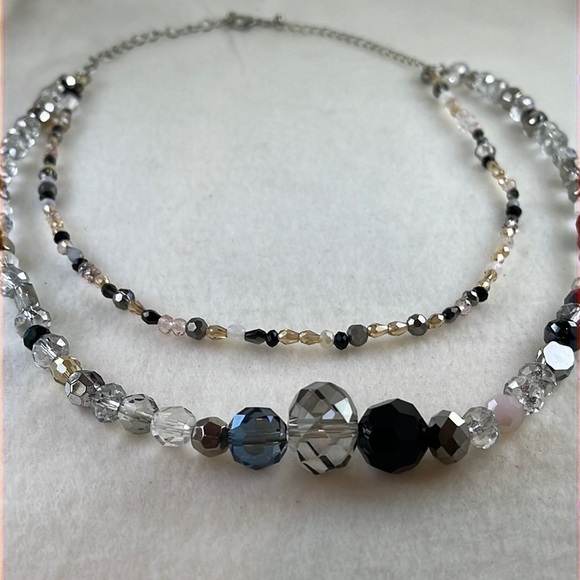Earth toned beaded necklace - Picture 1 of 4